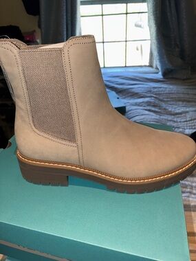 Toms Taupe Chelsea Lug-Soled Ankle Boots